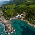 Beachfront Luxury Mare, Featuring A Heated Pool, Fitness Area, And Sauna Villa *