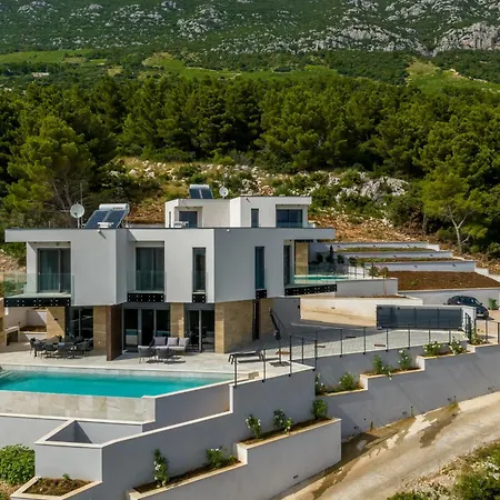 Beachfront Luxury Mare, Featuring A Heated Pool, Fitness Area, And Sauna Willa Potomje