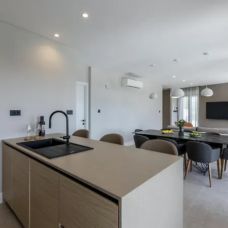 Beachfront Luxury Mare, Featuring A Heated Pool, Fitness Area, And Sauna Villa Potomje