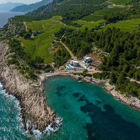 Beachfront Luxury Mare, Featuring A Heated Pool, Fitness Area, And Sauna Villa *