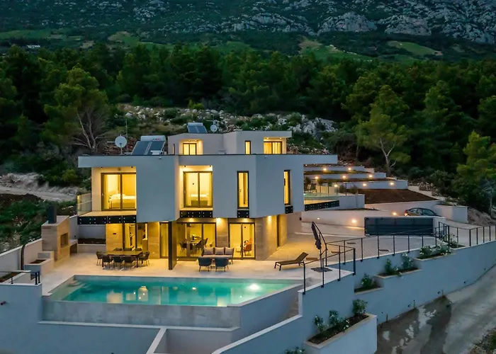 Beachfront Luxury Mare, Featuring A Heated Pool, Fitness Area, And Sauna *