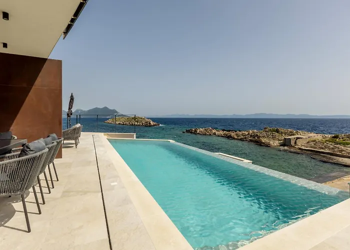 Beachfront Luxury Mare, Featuring A Heated Pool, Fitness Area, And Sauna * Potomje