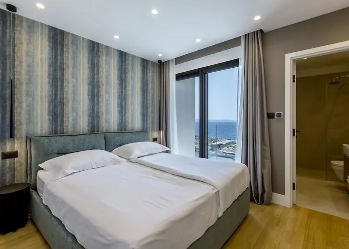 Beachfront Luxury Mare, Featuring A Heated Pool, Fitness Area, And Sauna Willa Potomje