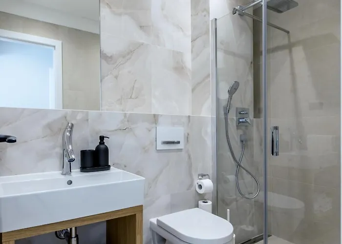 Beachfront Luxury Mare, Featuring A Heated Pool, Fitness Area, And Sauna Willa