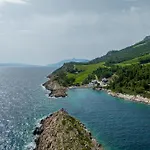 Beachfront Luxury Mare, Featuring A Heated Pool, Fitness Area, And Sauna 빌라 *