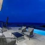 Beachfront Luxury Mare, Featuring A Heated Pool, Fitness Area, And Sauna 빌라 Potomje