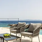 Beachfront Luxury Mare, Featuring A Heated Pool, Fitness Area, And Sauna 빌라 *
