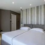 Beachfront Luxury Mare, Featuring A Heated Pool, Fitness Area, And Sauna