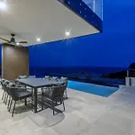 Beachfront Luxury Mare, Featuring A Heated Pool, Fitness Area, And Sauna 빌라 *