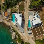 Beachfront Luxury Mare, Featuring A Heated Pool, Fitness Area, And Sauna 빌라