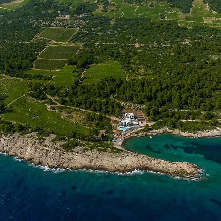 Willa Beachfront Luxury Mare, Featuring A Heated Pool, Fitness Area, And Sauna *
