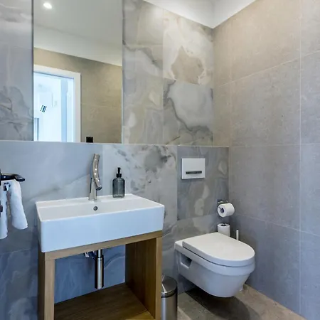 Beachfront Luxury Mare, Featuring A Heated Pool, Fitness Area, And Sauna Willa Potomje