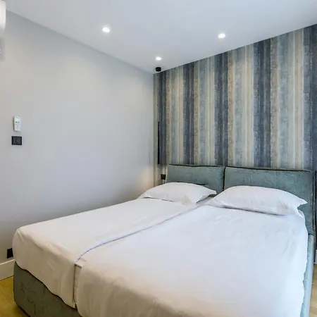 Willa Beachfront Luxury Mare, Featuring A Heated Pool, Fitness Area, And Sauna