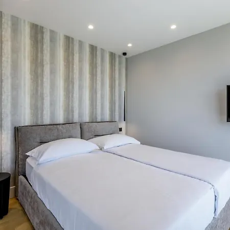 Beachfront Luxury Mare, Featuring A Heated Pool, Fitness Area, And Sauna Βίλα Potomje