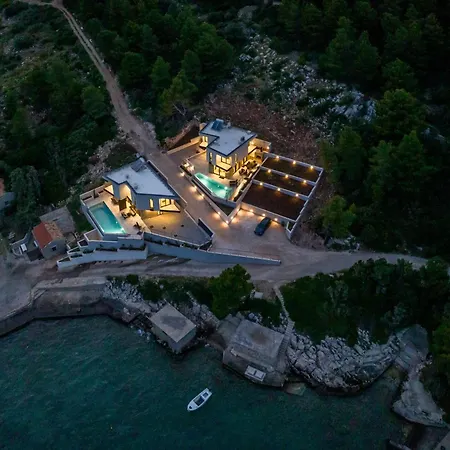 Beachfront Luxury Mare, Featuring A Heated Pool, Fitness Area, And Sauna