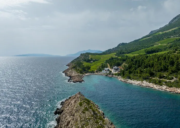 Beachfront Luxury Mare, Featuring A Heated Pool, Fitness Area, And Sauna 别墅 *