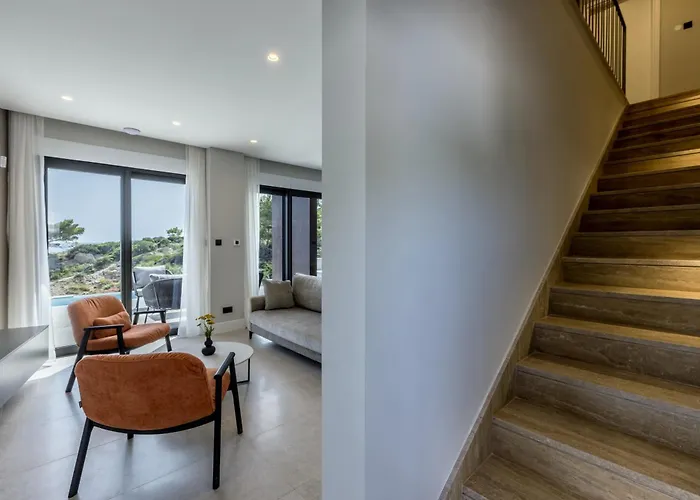 Beachfront Luxury Mare, Featuring A Heated Pool, Fitness Area, And Sauna Potomje